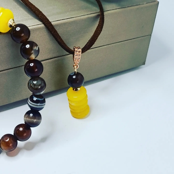 Lace Agate, Yellow Jade Bracelet and Pendant set - Picture 2 of 4